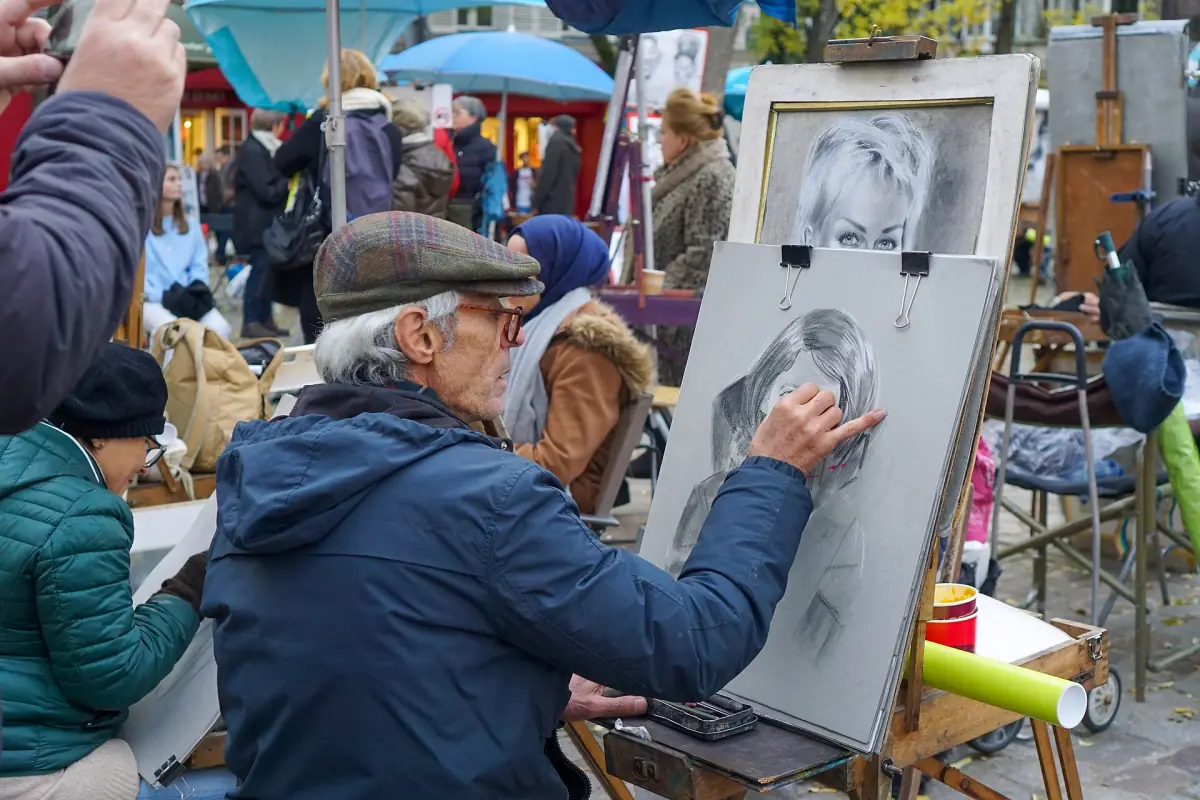 A portrait artist on the Place du Tertre