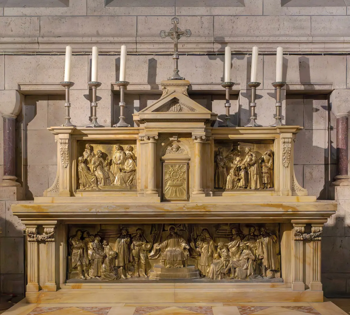 Altar in the Saint Vincent de Paul chapel