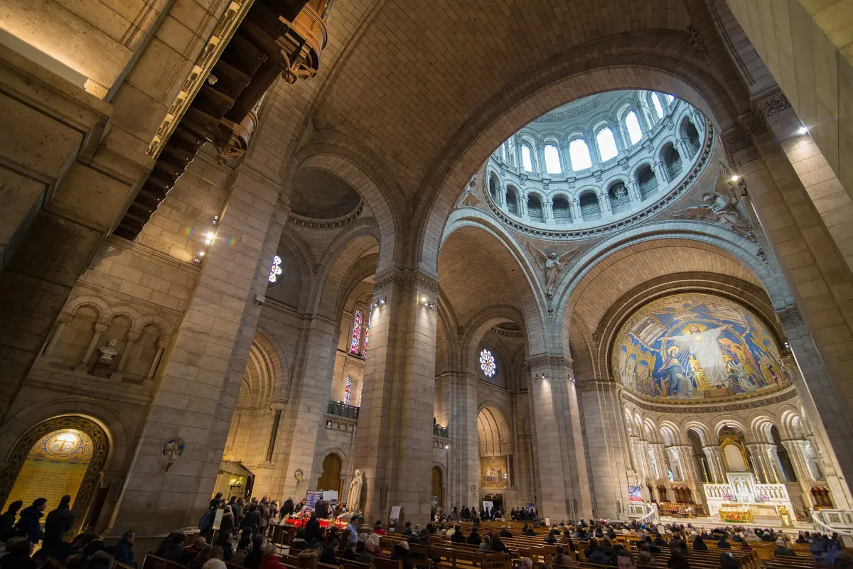The nave and apse mosaic seen from inside